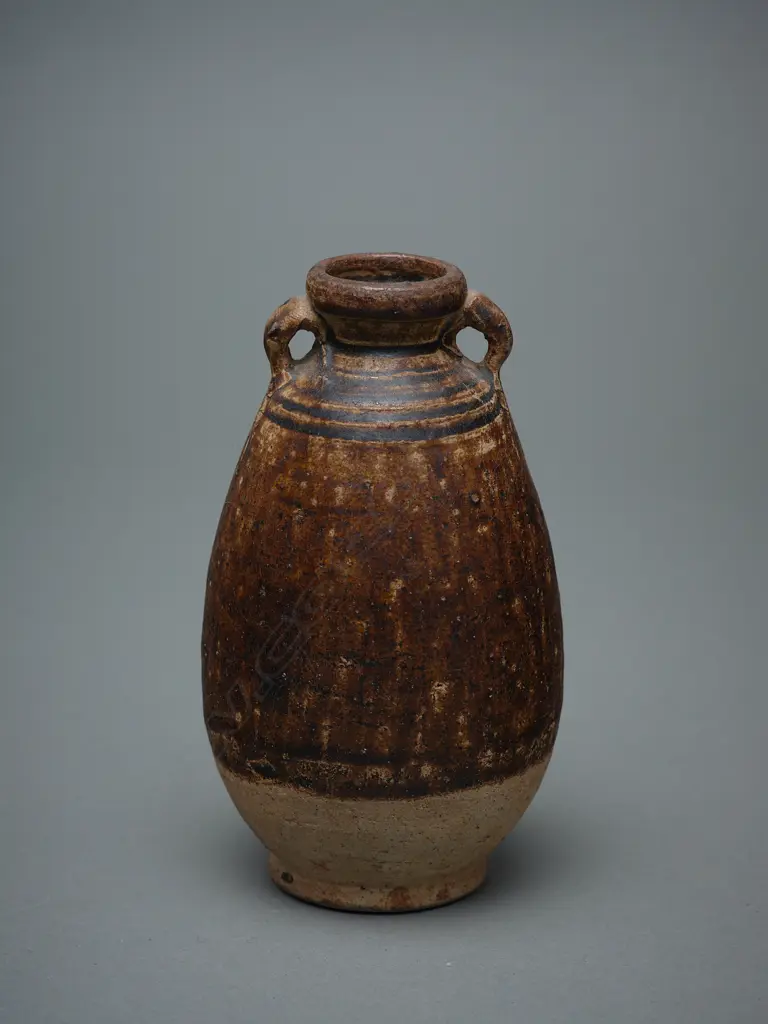 Stoneware ring-handled bottle - Sawankhalok - c.14thC, Image 1++